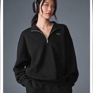 ALO Yoga Black Quarter-Zip Pullover Sweatshirt